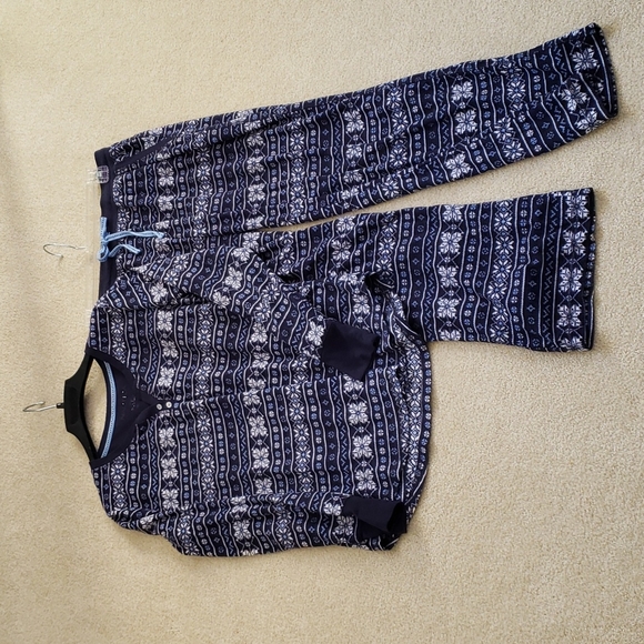 Nautica Navy Blue Women's PJs with Snowflake Pattern. Size S/CH. - Picture 3 of 6